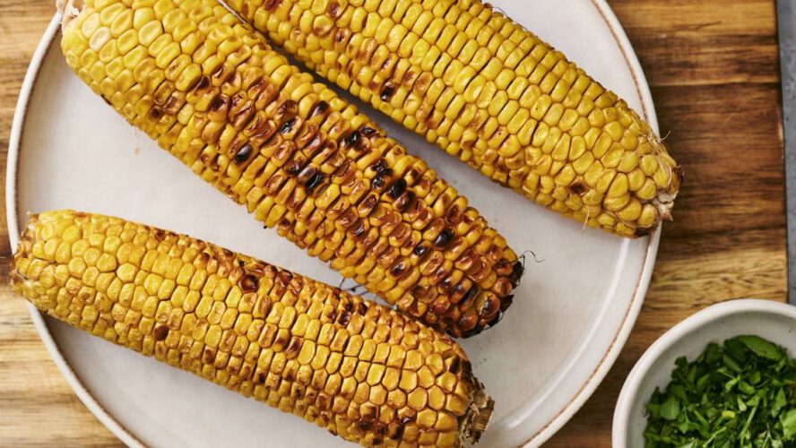 Simple Grilled Corn (The right way to Grill Corn)
