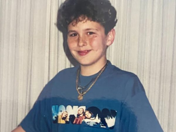 Guess Who This ‘Hansons’ Fan Turned Into!
