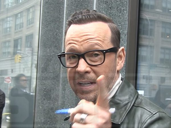Donnie Wahlberg Says Drake Maye, Patriots Protection Give Him Tremendous Bowl Hopes
