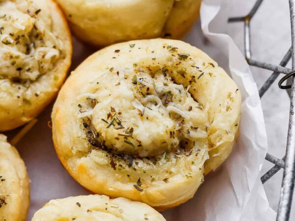 Garlic Parmesan Dinner Rolls (Excessive-Protein!)