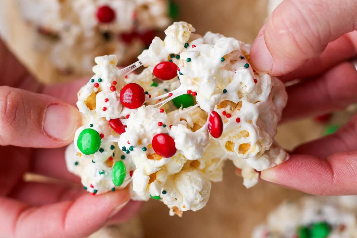 Simple Christmas Popcorn Recipe – Match Foodie Finds