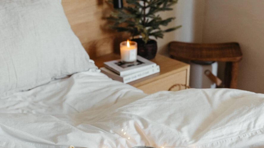 25 Greatest New 12 months’s Eve Films to Watch This Vacation Season