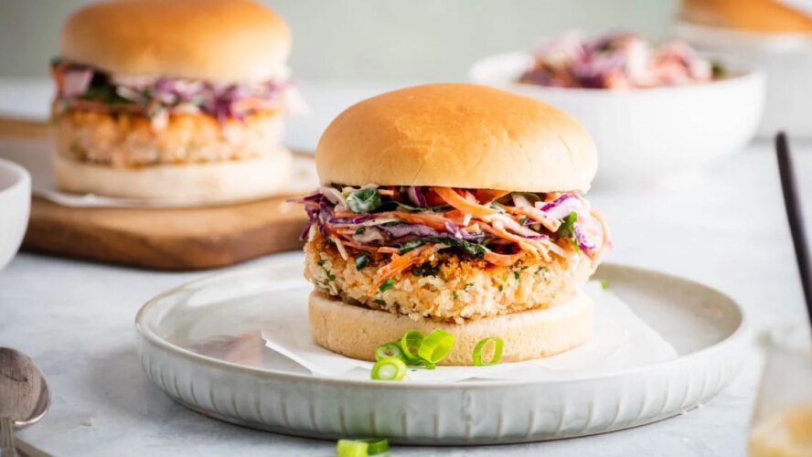 Simple Salmon Burgers {Crispy, Juicy & Prepared in 20 Minutes!}