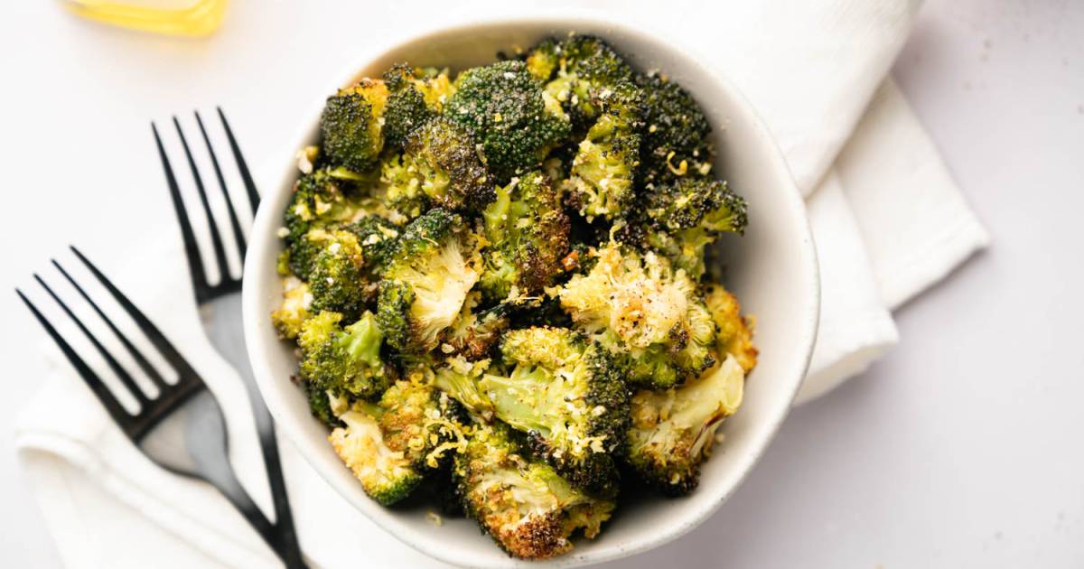 Crispy Baked Broccoli {Garlicky, Lemony & Further Crispy!}
