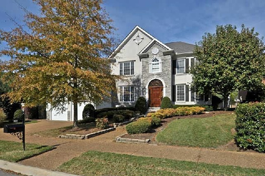 where-does-carrie-underwood-live-style-rave