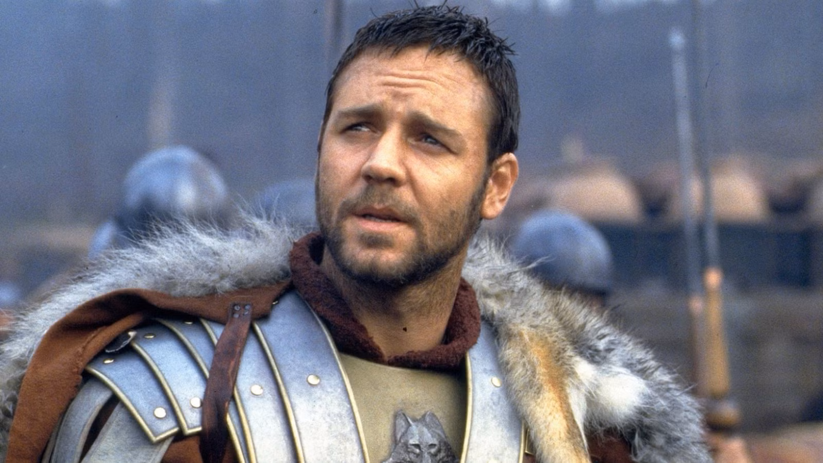 Russell Crowe as Maximus preparing for battle during an early scene in Gladiator (2000)