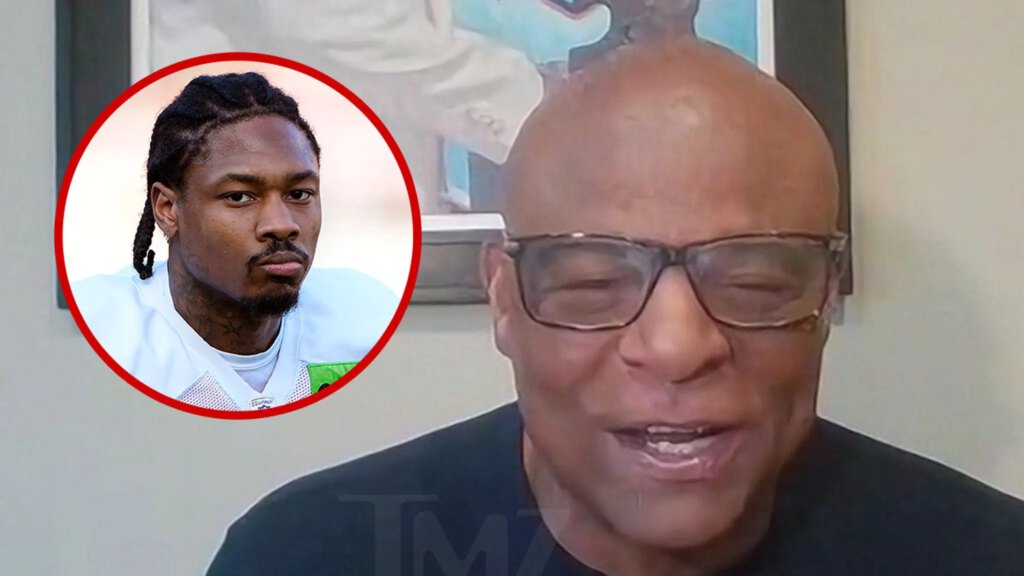 Warren Moon Not Surprised Patriots Dumped Stefon Diggs, ‘He Brings Baggage’