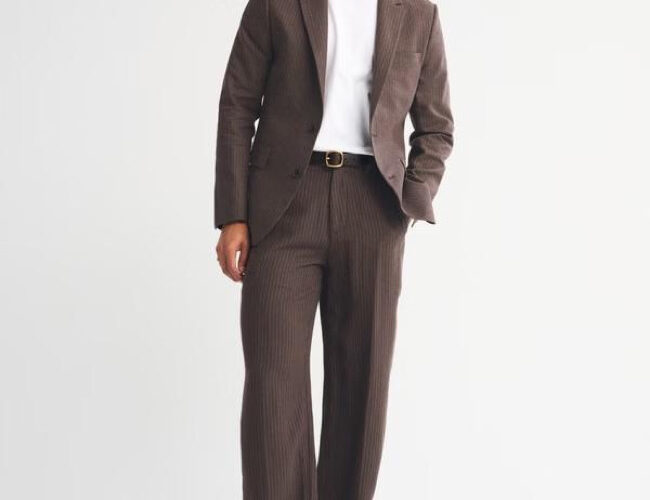 Abercrombie & Fitch Has Perfected Males’s Linen Fits: Store Right here