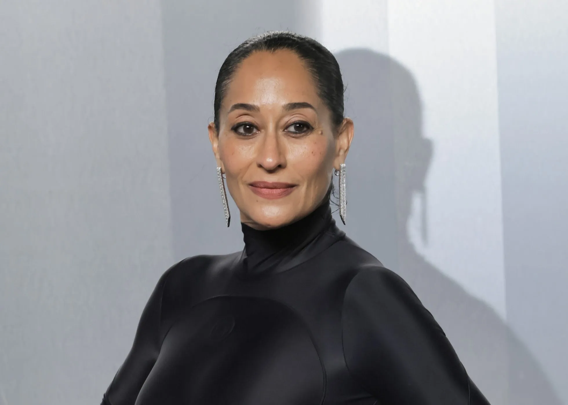 Been Tea! Tracee Ellis Ross Has Followers Saying She’s Snatched And Serving In Newest Visuals (WATCH)