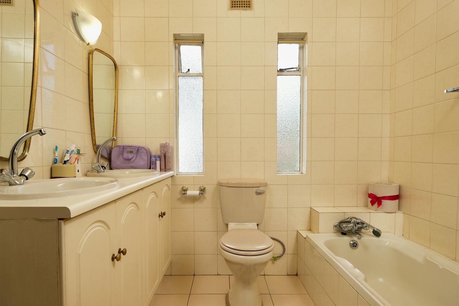 Frequent Lavatory Issues in Older Properties and The best way to Repair Them