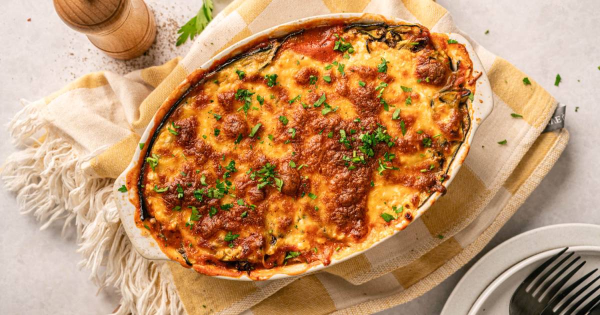 Low Carb Zucchini Lasagna – {Made with Cottage Cheese!}