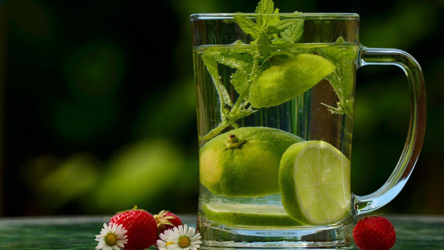 Simply One Glass Each Morning: The Pure Detox Drink For A Flat Abdomen