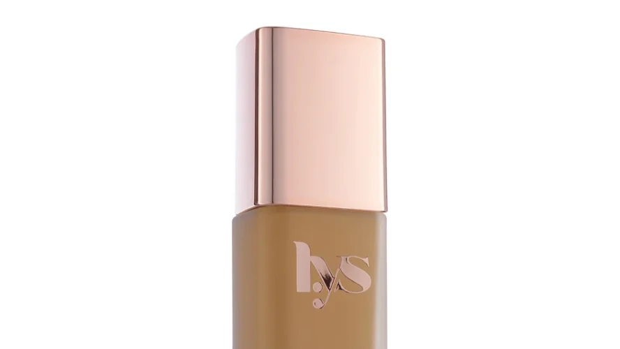 Finest Dewy Basis for Oily Pores and skin That Gained’t Look Greasy