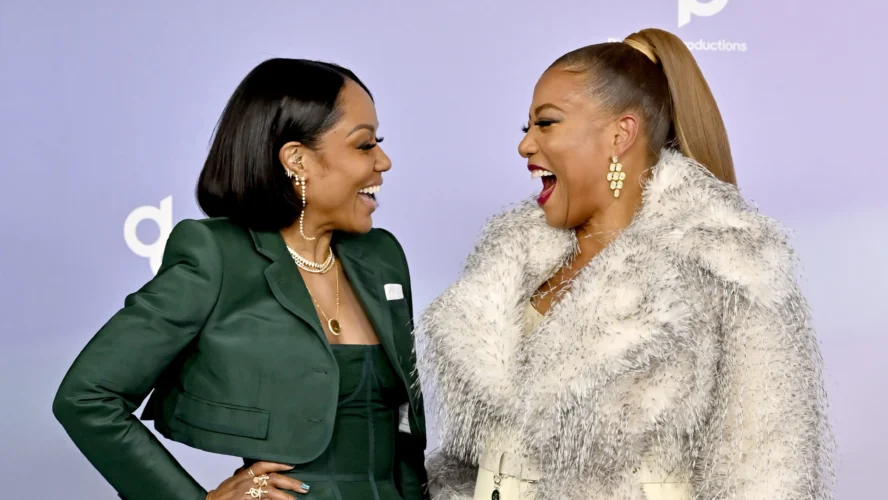 Hey Fam! Queen Latifah Shocks Followers After Poppin’ Out On AMAs Pink Carpet With Her Companion Eboni Nichols & Their Son (VIDEOS)