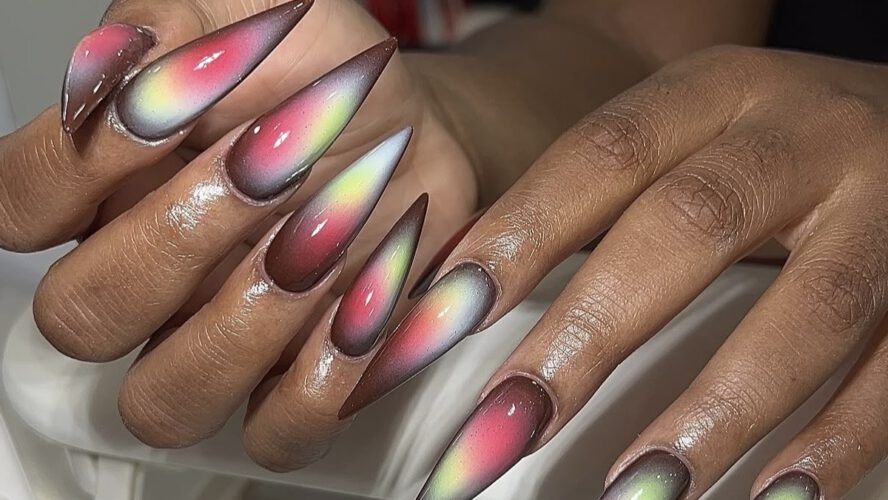 10 Beautiful Cat Eye Jelly Nails to Attempt This Summer time