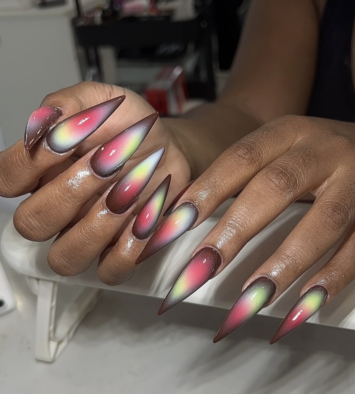 10 Beautiful Cat Eye Jelly Nails to Attempt This Summer time