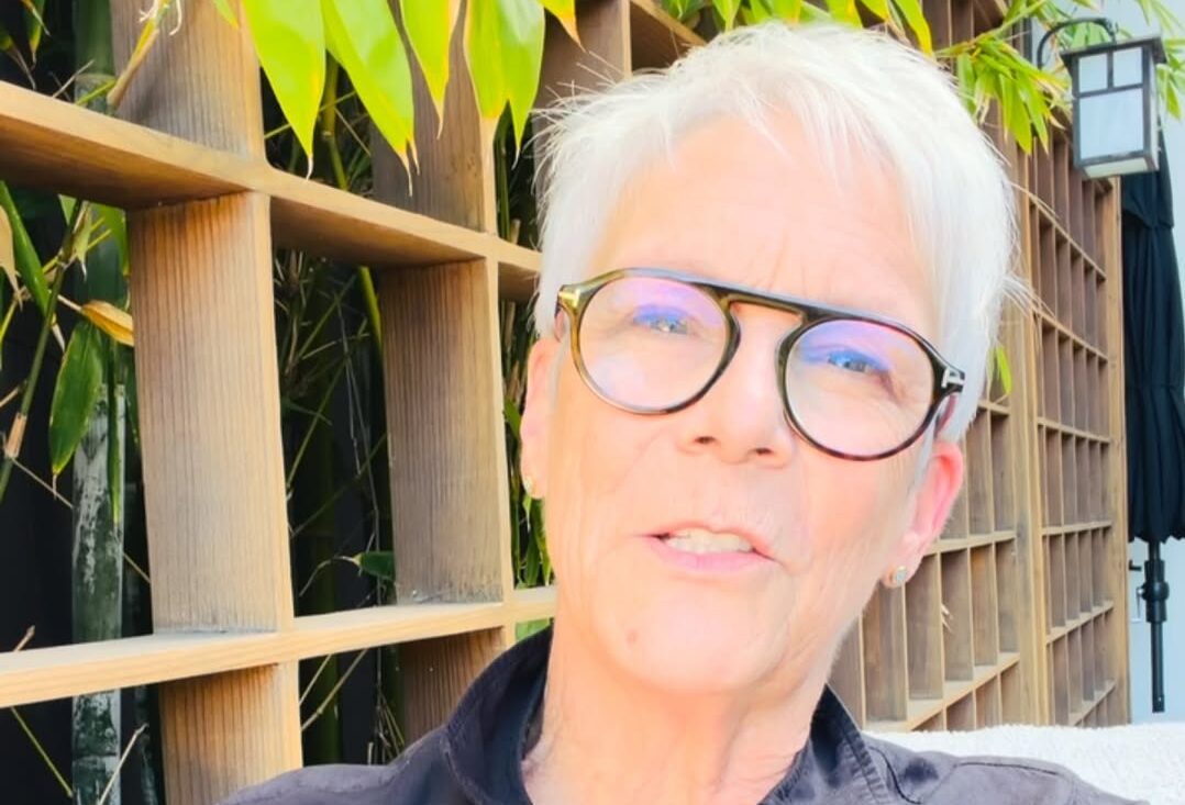 Jamie Lee Curtis Calls on ‘The Bear’ Viewers to Help Youngsters’s Los Angeles