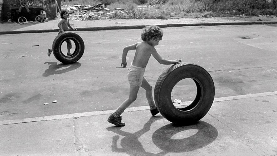 How Metropolis Youngsters Used to Play on the Streets of New York
