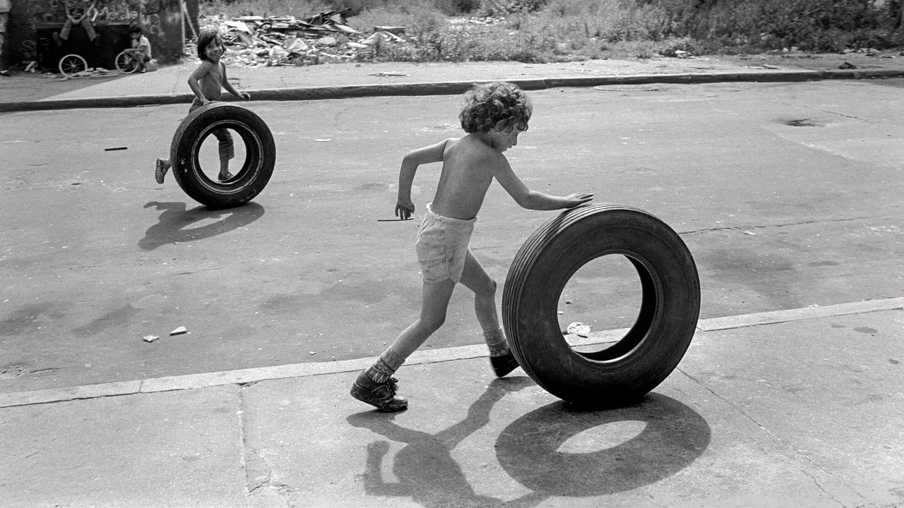 How Metropolis Youngsters Used to Play on the Streets of New York