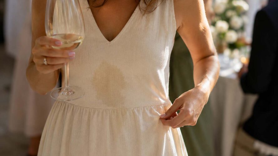 The way to Get White Wine Out of Garments: 4 Strategies That Work