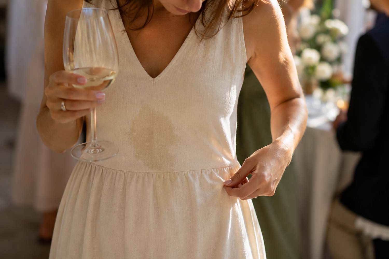 The way to Get White Wine Out of Garments: 4 Strategies That Work