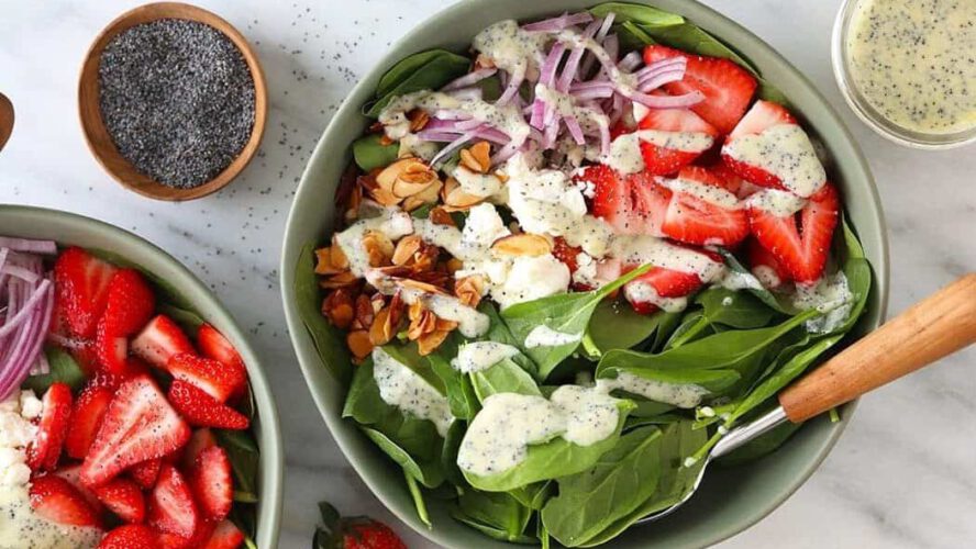 Strawberry Spinach Salad with Poppyseed Dressing (15 Minutes!)