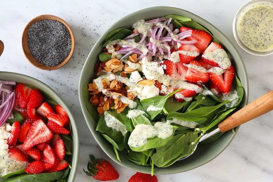 Strawberry Spinach Salad with Poppyseed Dressing (15 Minutes!)