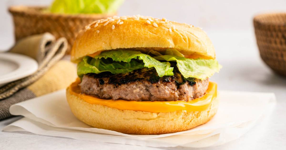 Straightforward Wholesome Turkey Burgers – {20 Minutes & Juicy!}