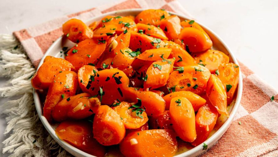 Honey Roasted Carrots – {Straightforward, Caramelized Facet Dish}