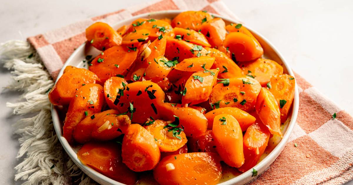 Honey Roasted Carrots – {Straightforward, Caramelized Facet Dish}
