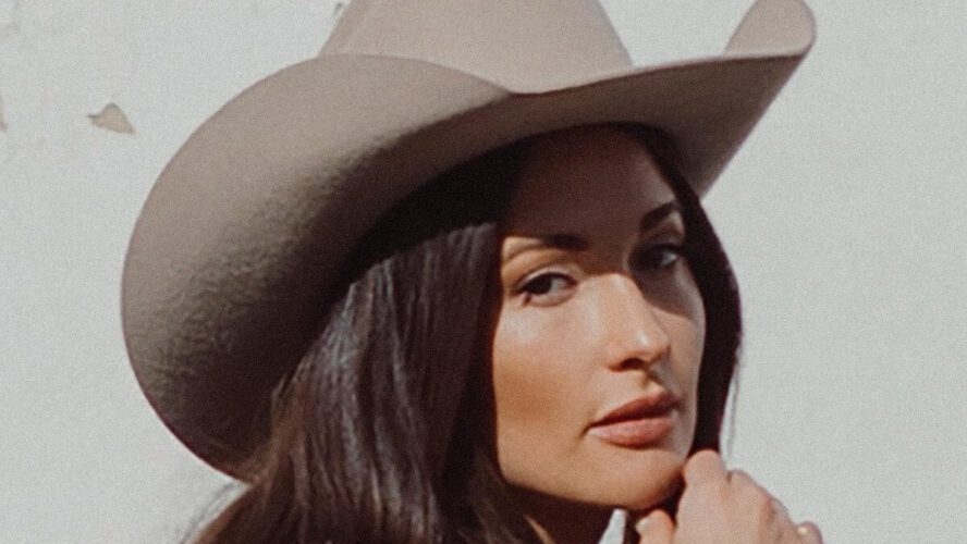 Kacey Musgraves Checks In With The Folks Who Name Nowhere House