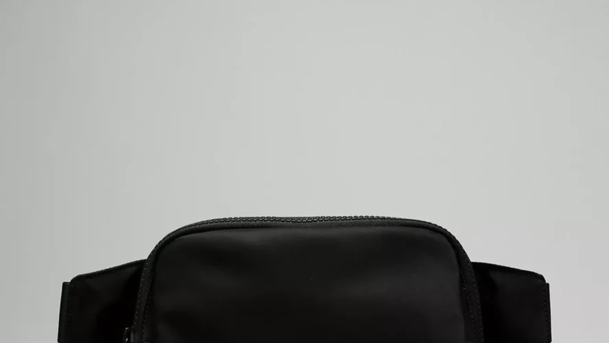 10 Finest Sling Baggage for On a regular basis Carry and Journey