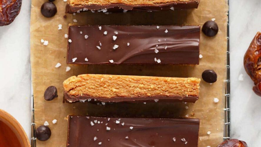 Selfmade Protein Bars (Peanut Butter + Chocolate)