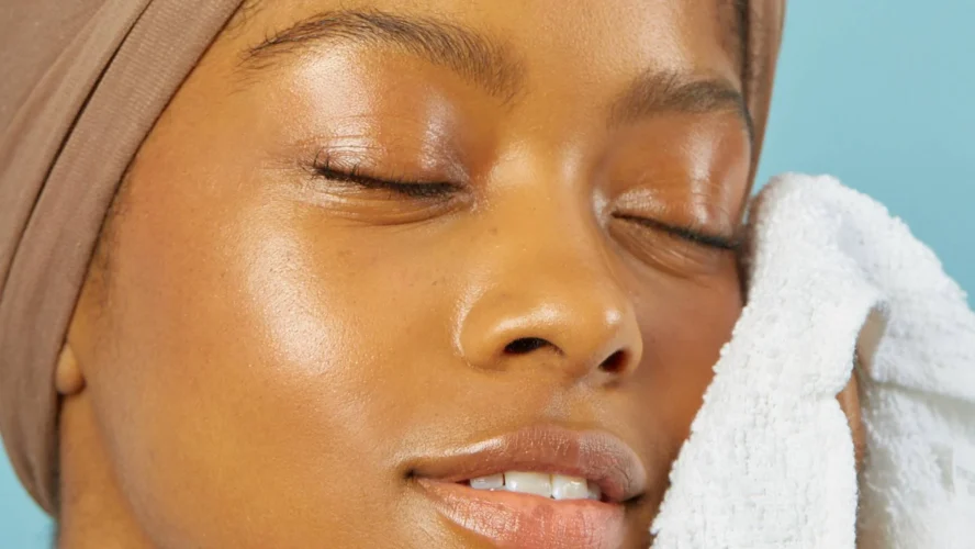 12 Moisturizers for Oily Pores and skin That Will not Really feel Greasy