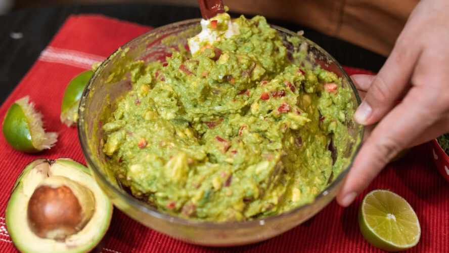 Does Guacamole Go Unhealthy? The whole lot You Ought to Know.