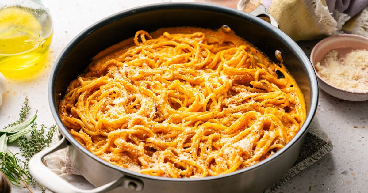 Creamy Pumpkin Pasta – {The Secret Ingredient Sauce!}