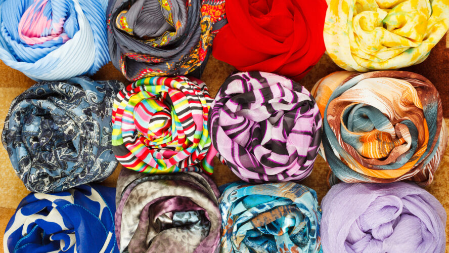 Find out how to Retailer Scarves With out Wrinkling Them