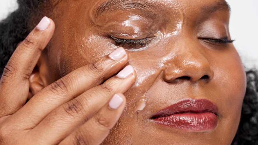 Mineral Oil as Make-up Remover: Is It Secure and Efficient?