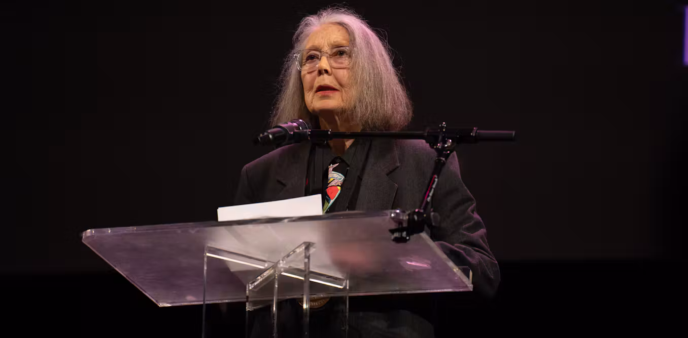 Anne Carson’s Nobel-winning, genre-defying work bridges the hole between historic Greek literature and trendy life
